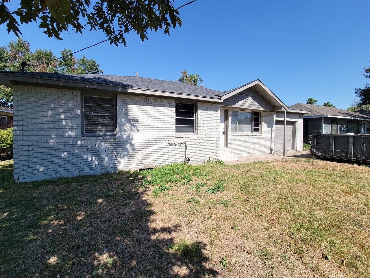 5007 Caplin St - Photo 2 of 36