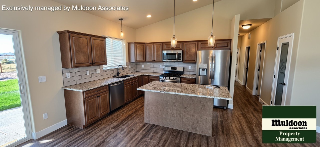 772 E Longsdale Dr - Photo 2 of 15