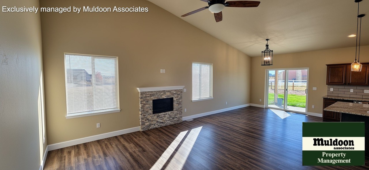 772 E Longsdale Dr - Photo 4 of 15
