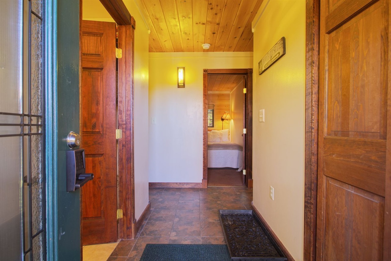 157 Summit Dr - Photo 3 of 27