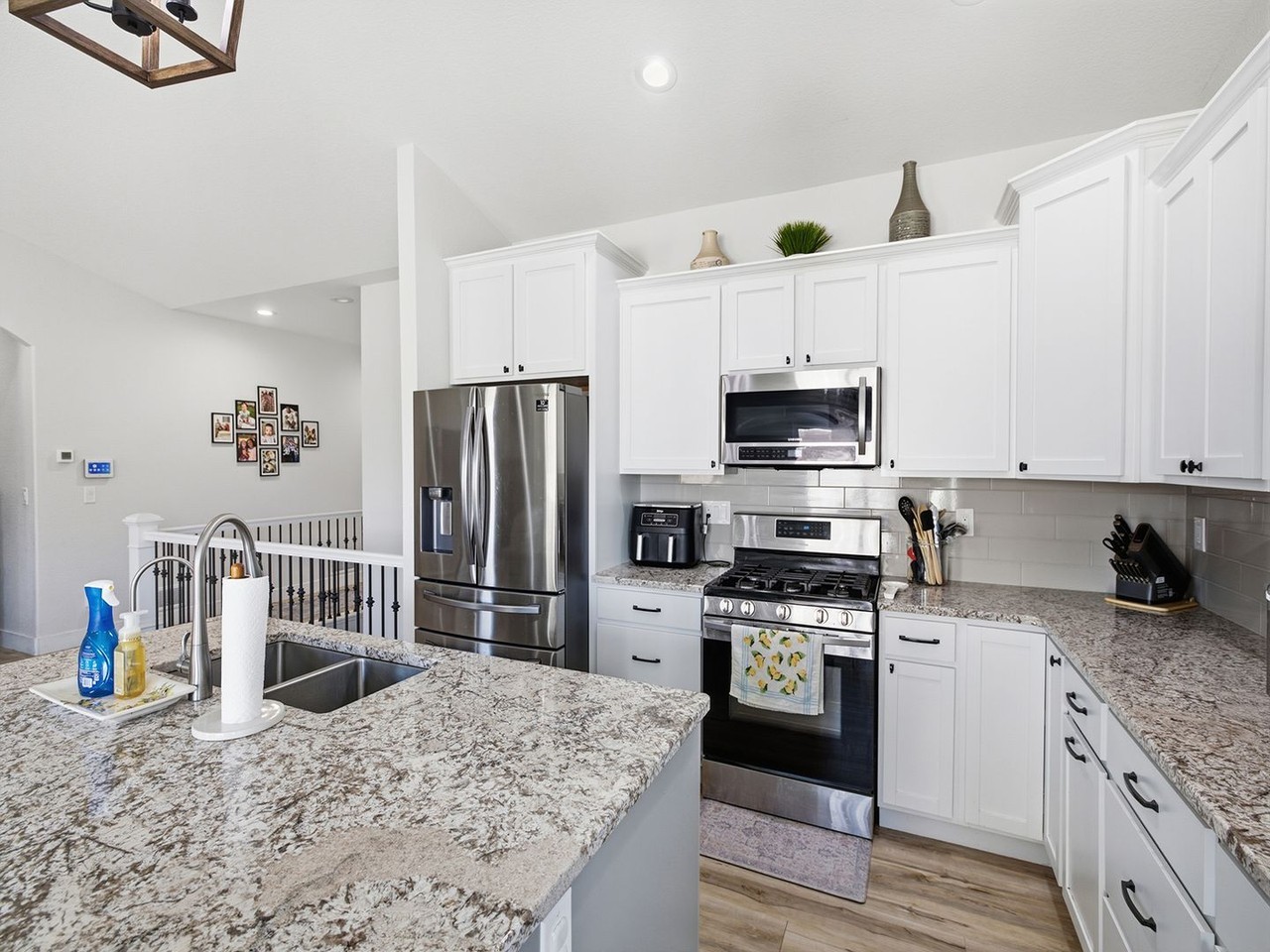 4122 Woodlake Ln - Photo 4 of 25