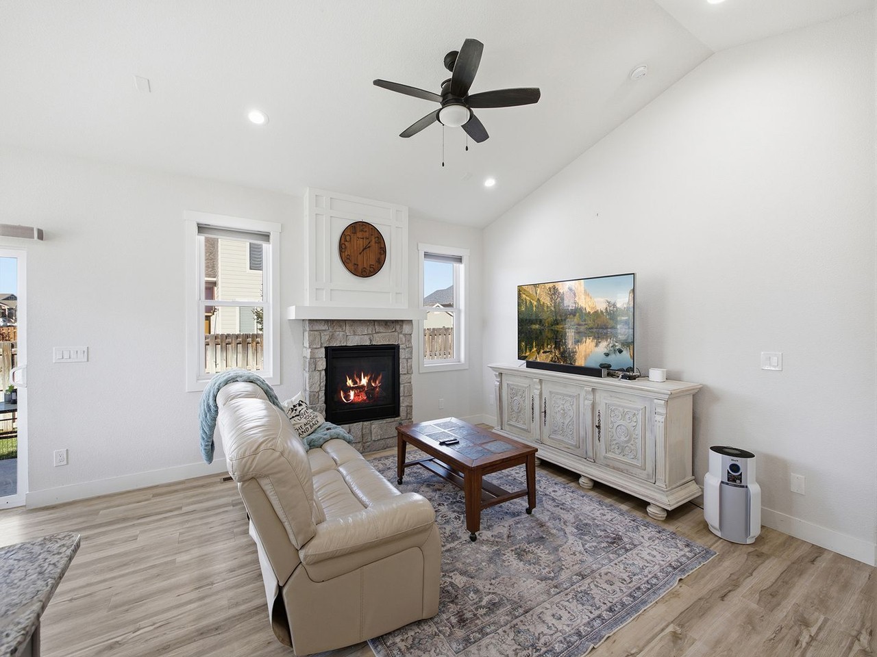 4122 Woodlake Ln - Photo 6 of 25