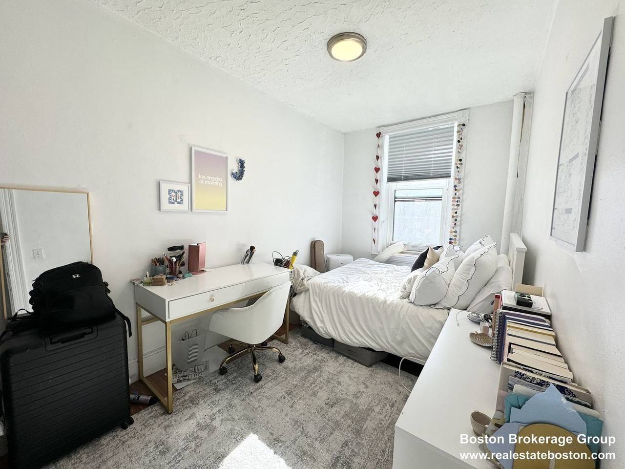26 Symphony Rd - Photo 4 of 8