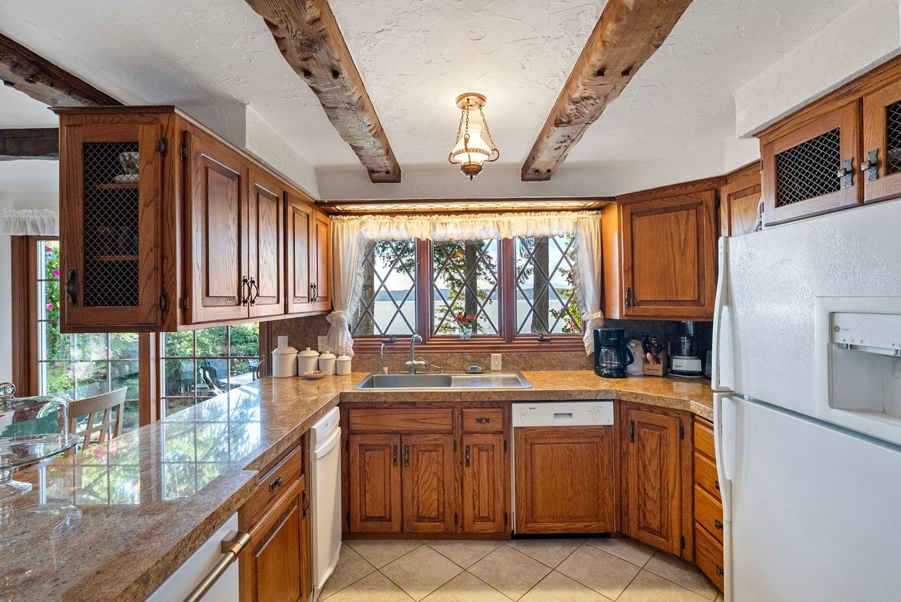 3720 Forest Beach Dr Nw - Photo 5 of 39
