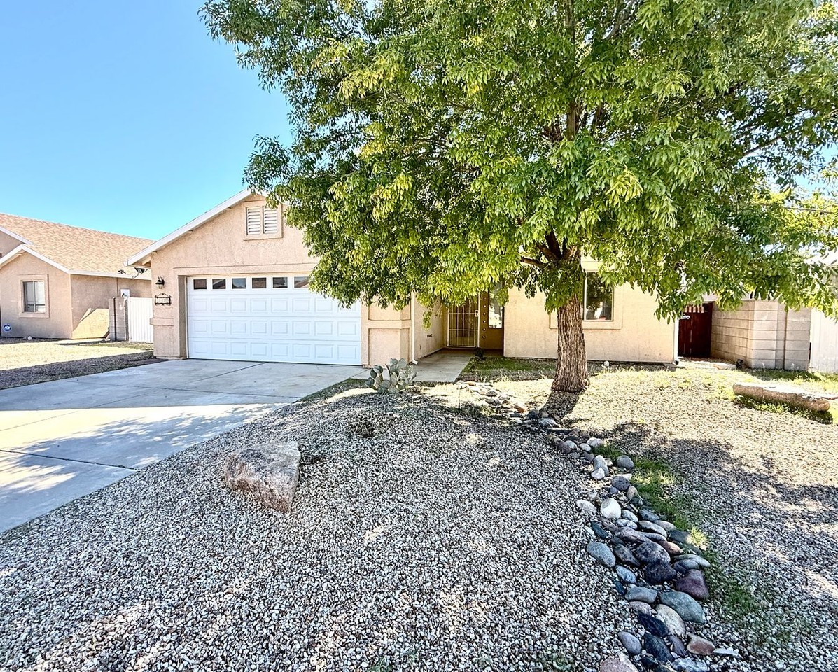 3940 E Potter Ave - Photo 4 of 50