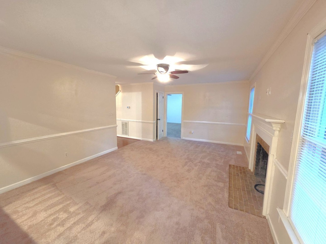 136 Peyton Rd - Photo 6 of 27