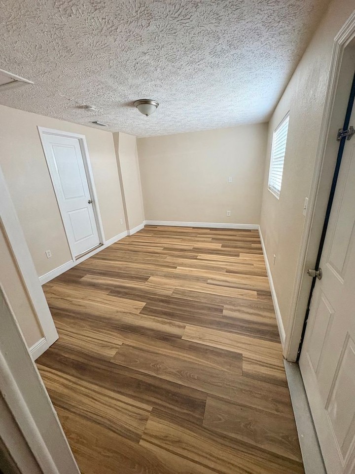 6413 Sutters Mill Rd - Photo 6 of 11