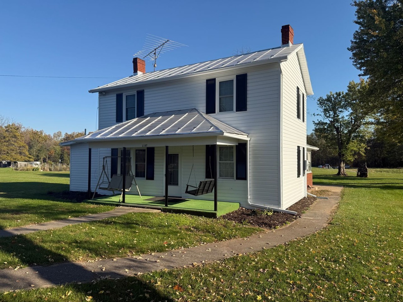 1197 Clover Hill Rd - Photo 2 of 23