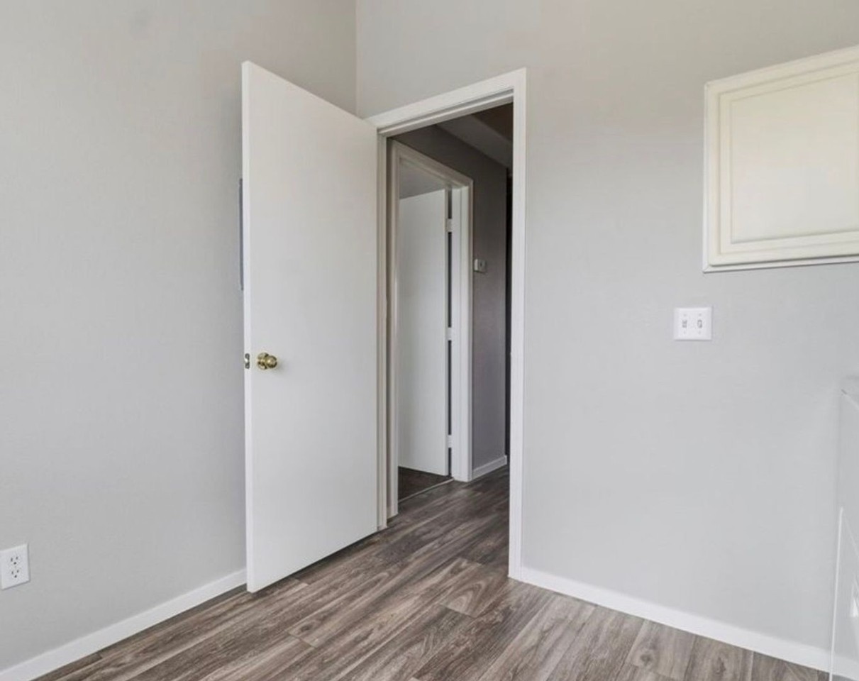 2621 Adelante Ave - Photo 4 of 22