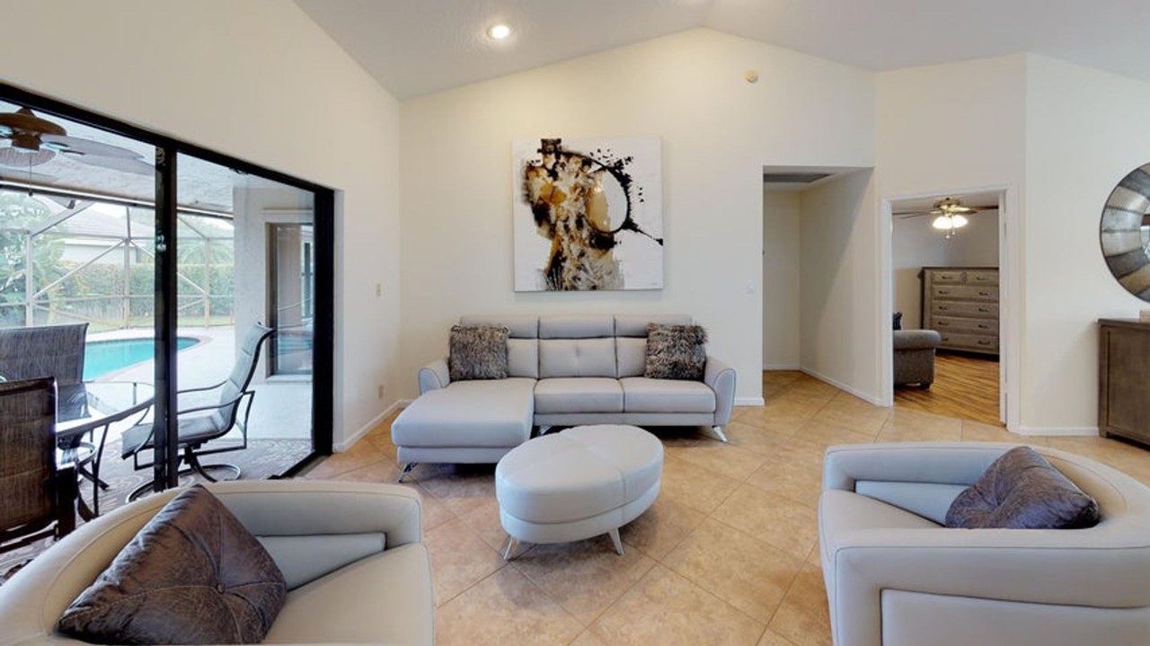 1835 Staimford Cir - Photo 4 of 25