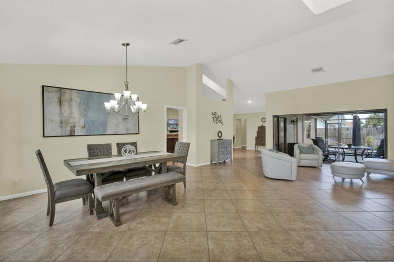 1835 Staimford Cir - Photo 7 of 25