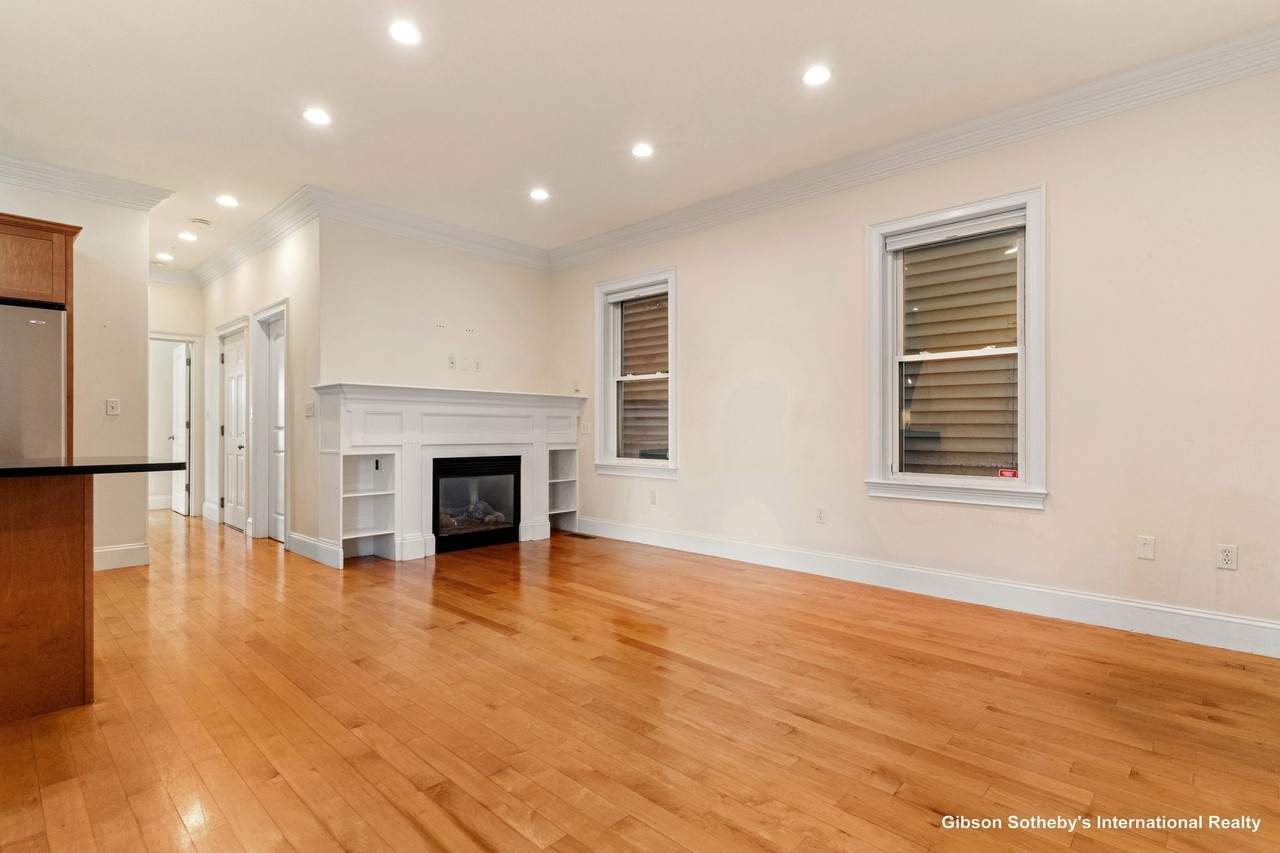 152 H St - Photo 4 of 23