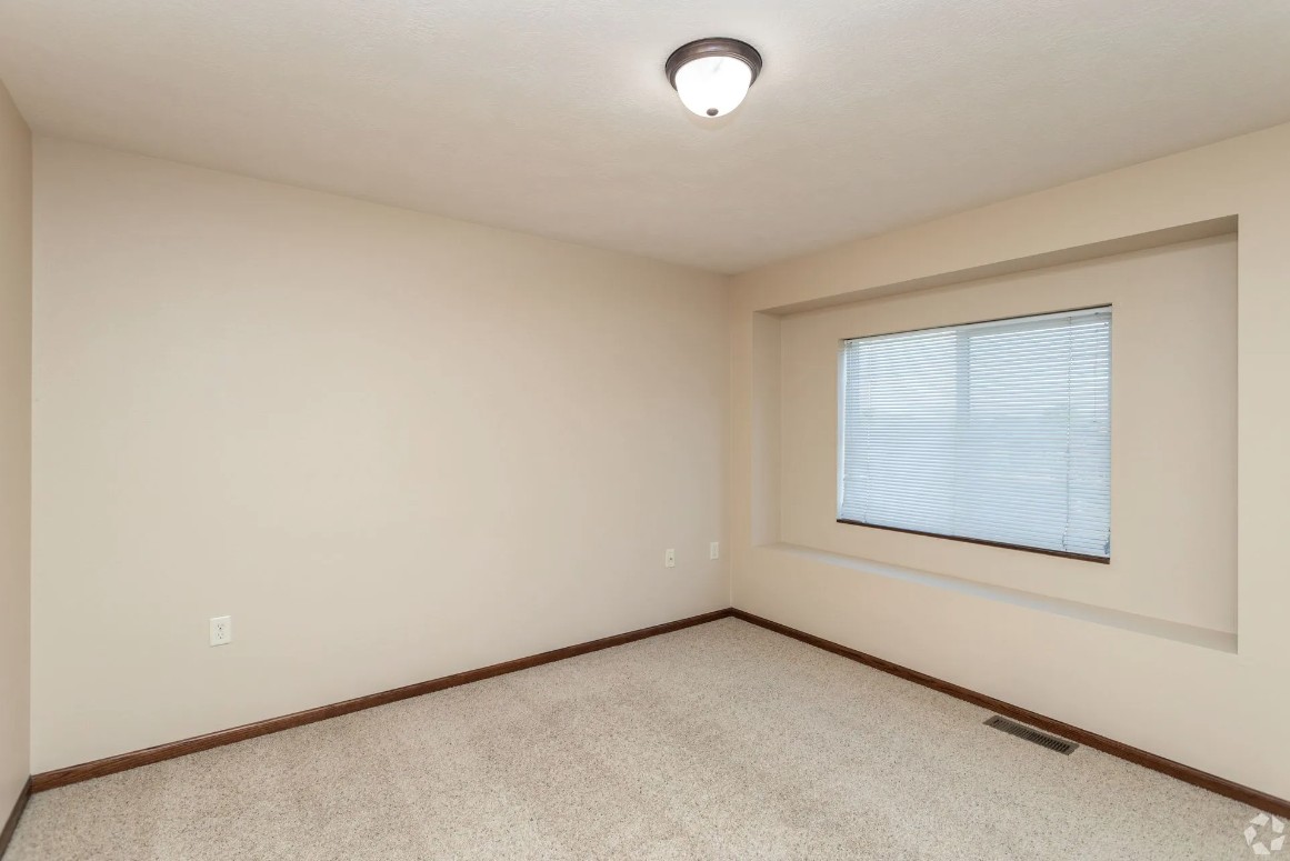 Boulder Pointe Townhomes - Photo 5 of 17