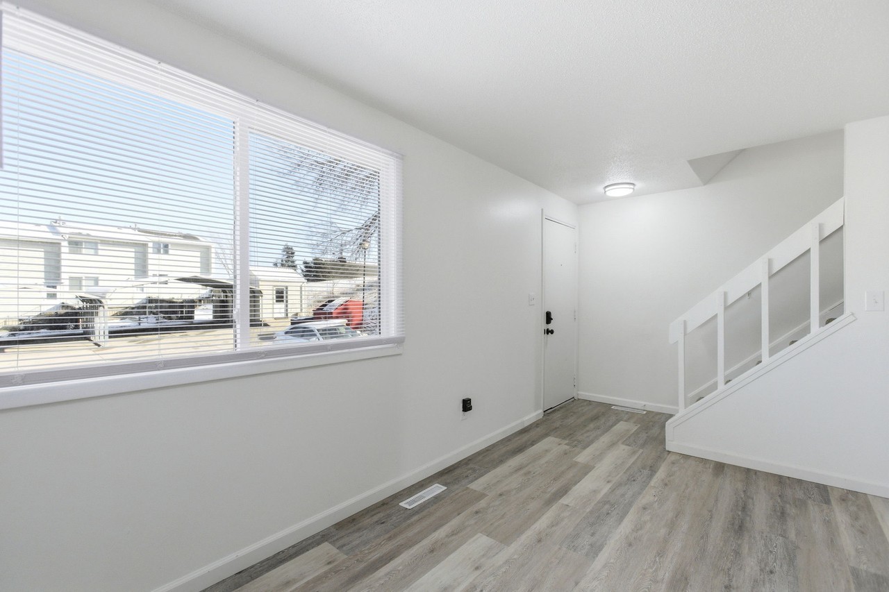 Townpark Apartments - Photo 3 of 29
