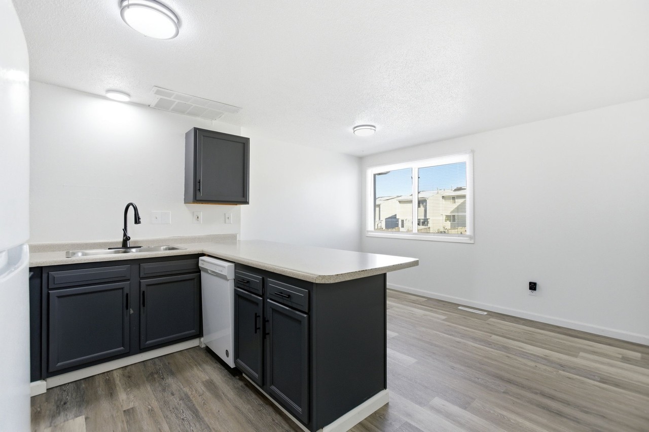 Townpark Apartments - Photo 6 of 29