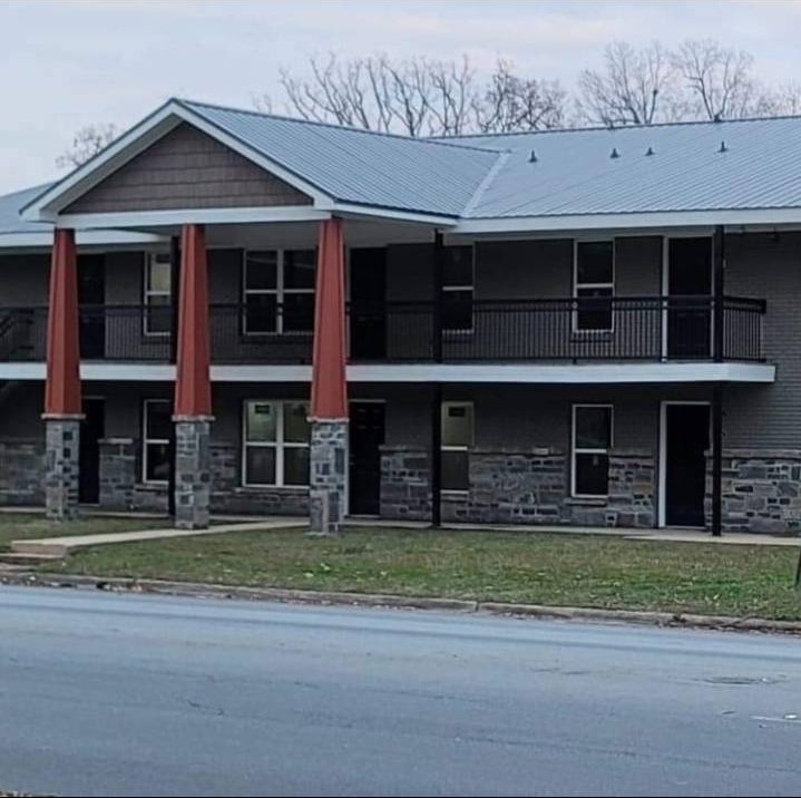 Harding Manor Apartments - Photo 6 of 7