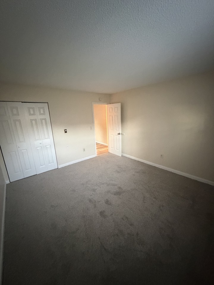 320 E 4th 2 - Photo 7 of 10