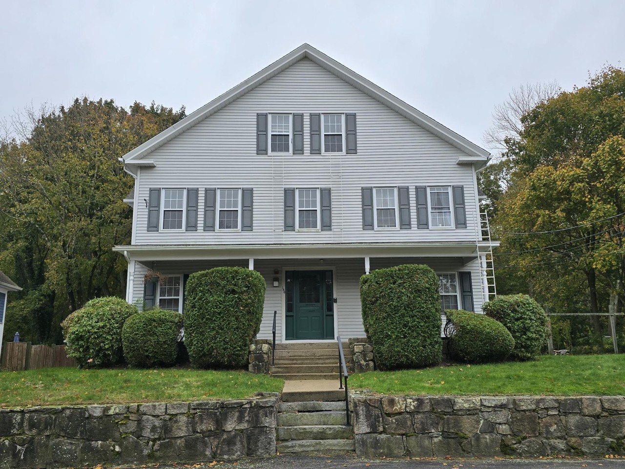 186 Beach Street - Photo 4 of 9