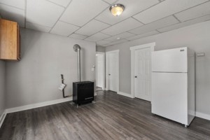 featured image of Esther St #1