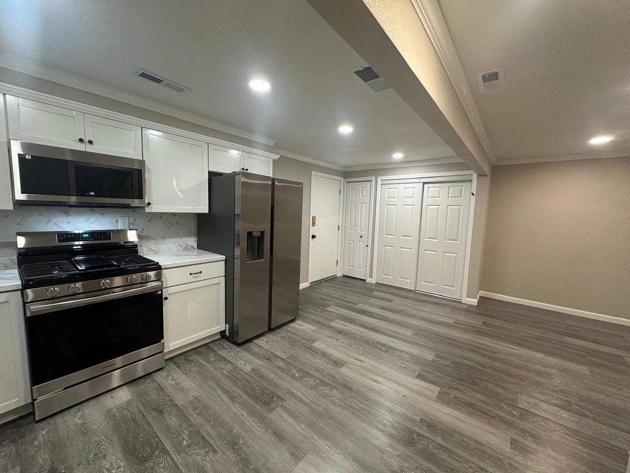 1226 East Maywood Avenue - Photo 6 of 25