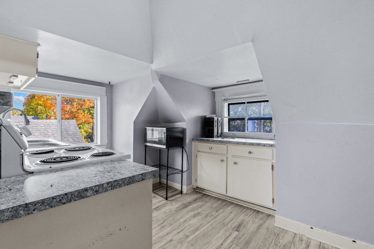 213 Woodbine Street - Photo 6 of 19