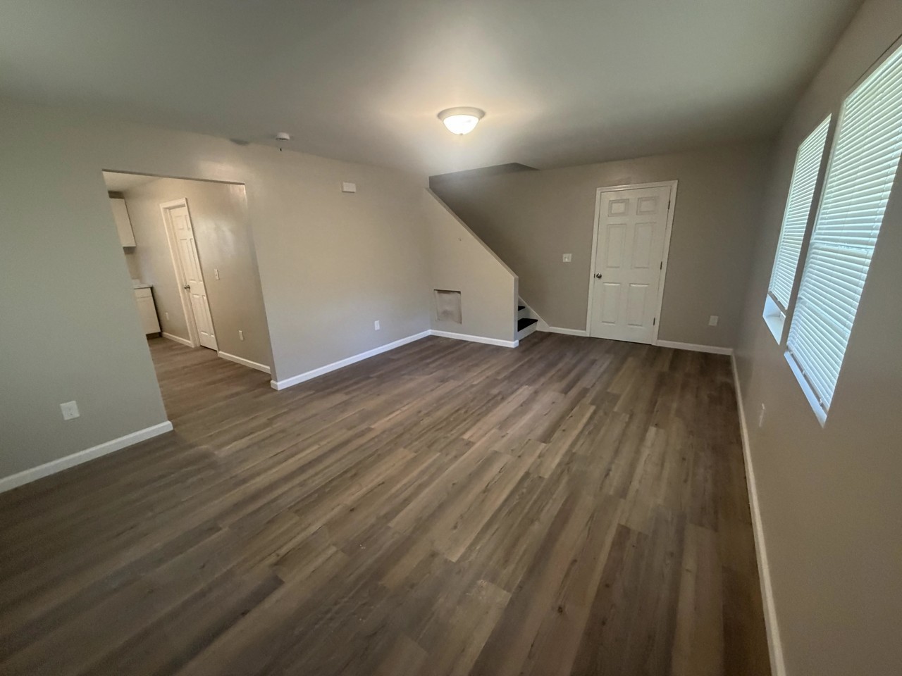 318 W Outer Dr, Oak Ridge, TN - Photo 7 of 10