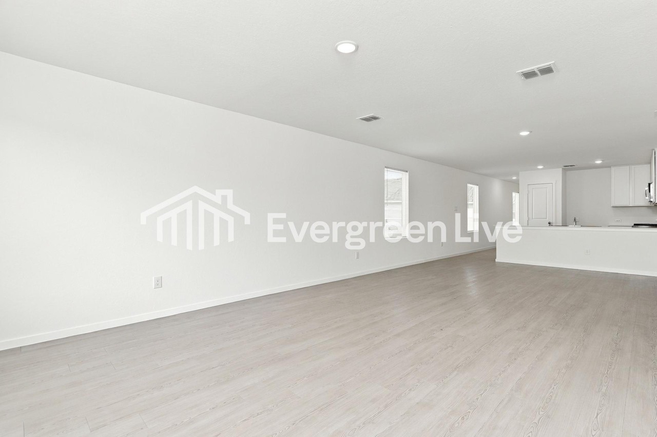 423 River Run Way - Photo 3 of 15
