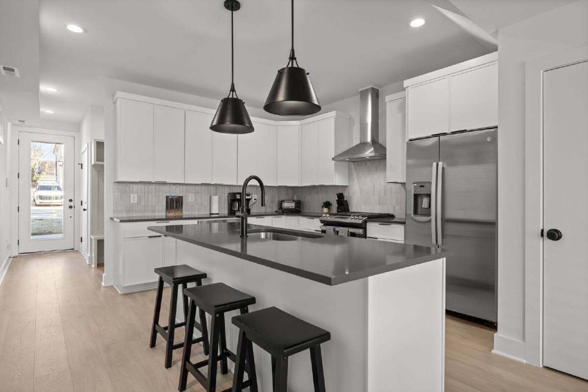 1510 Boyer St #101 - Photo 7 of 20