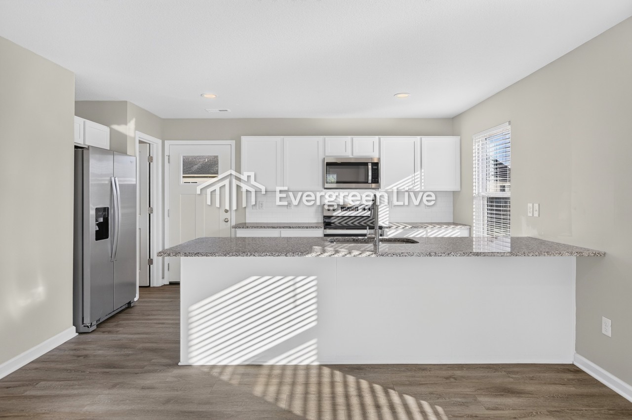 120 E Burlington Dr - Photo 5 of 20
