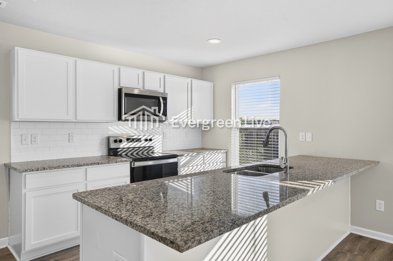 120 E Burlington Dr - Photo 6 of 20