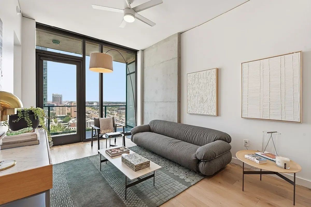610 Davis St - Photo 4 of 11