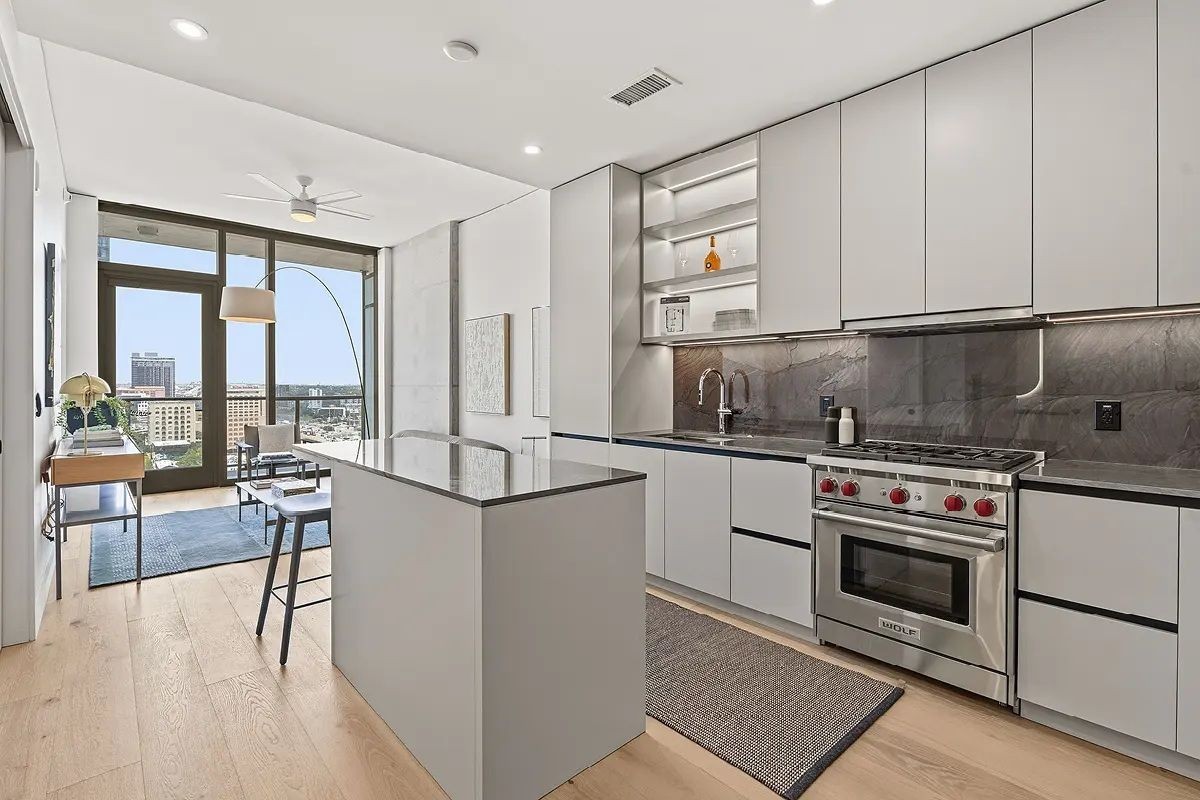 610 Davis St - Photo 6 of 11
