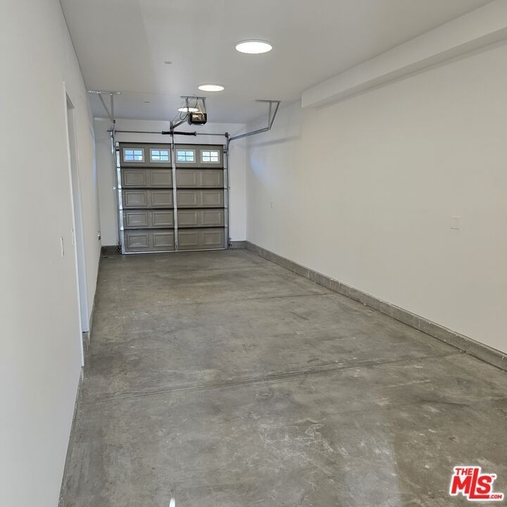 2111 S West View St ##2 - Photo 5 of 28