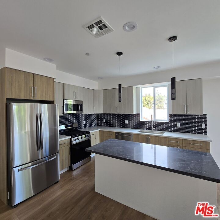 2111 S West View St ##2 - Photo 6 of 28