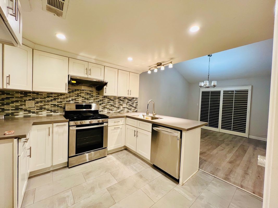 436 Fairview Ave - Photo 3 of 12