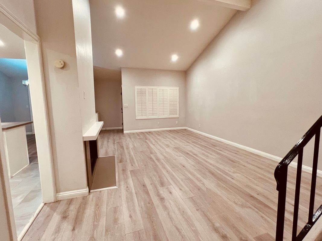436 Fairview Ave - Photo 4 of 12