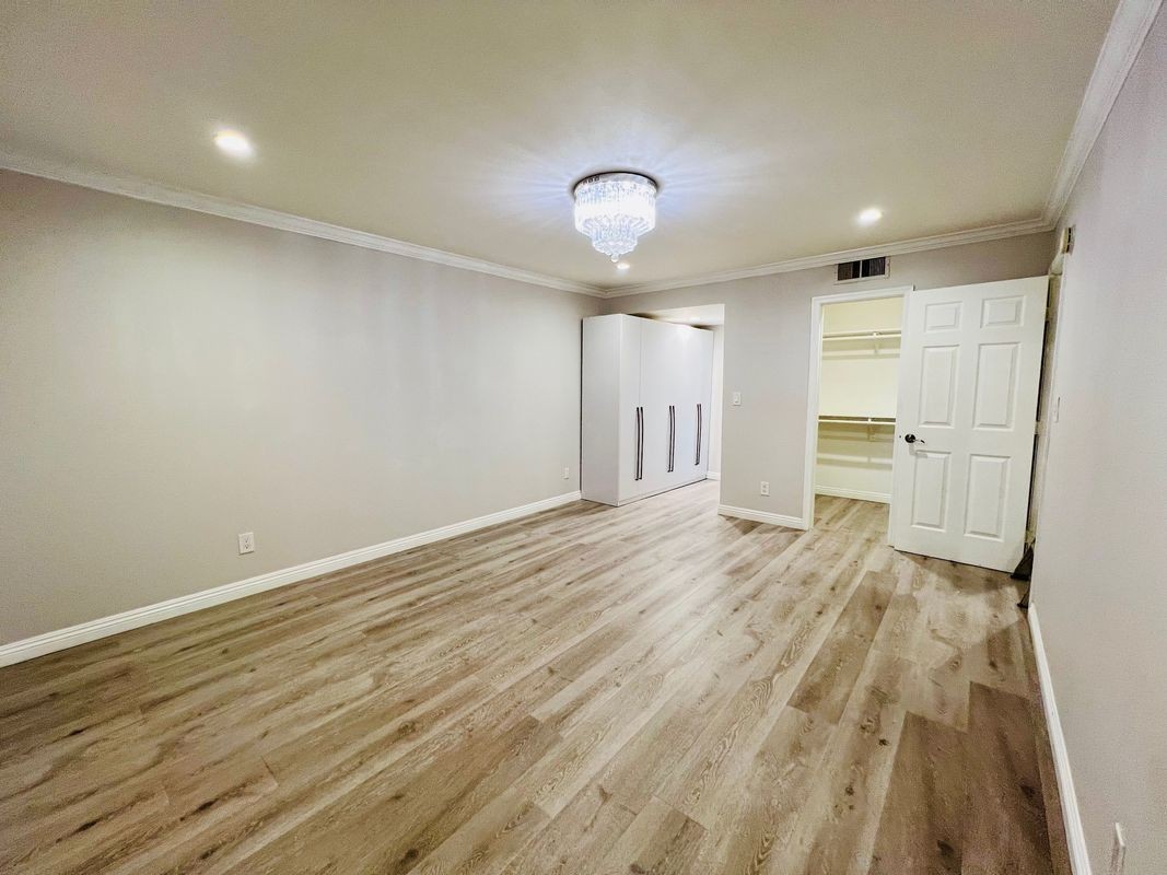 436 Fairview Ave - Photo 6 of 12