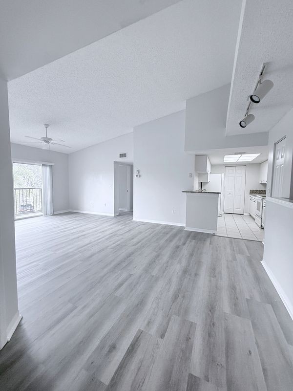 1200 Crestwood Ct S - Photo 3 of 9