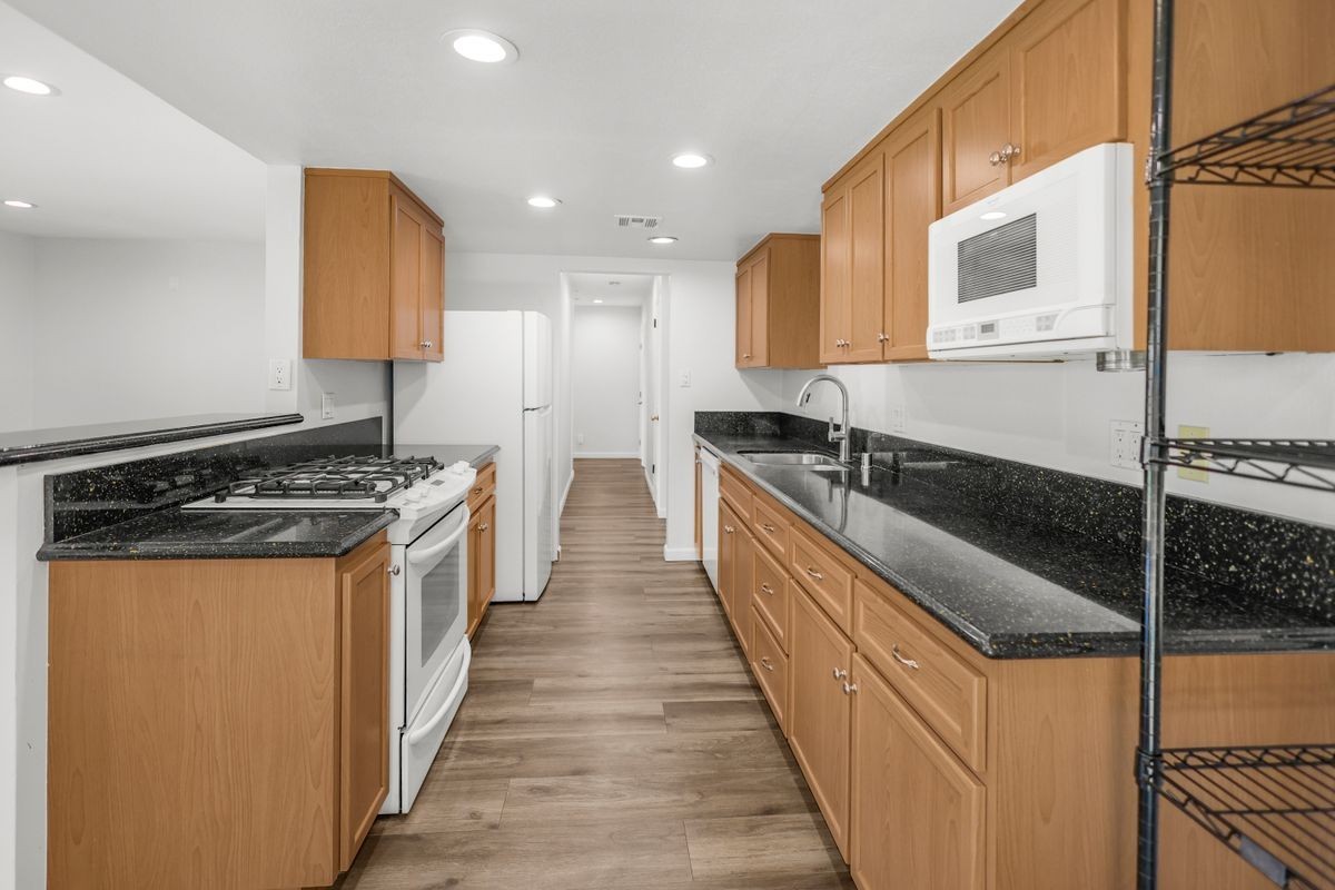13681 Olympus Dr - Photo 3 of 24