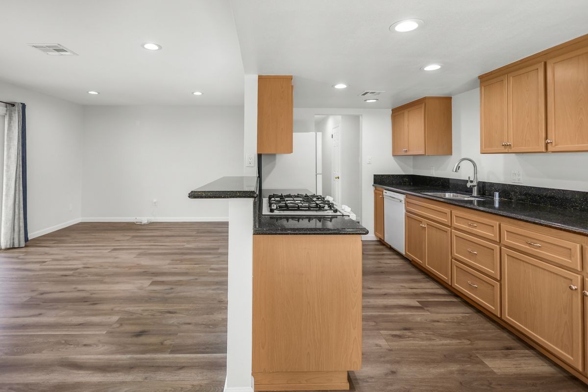 13681 Olympus Dr - Photo 4 of 24