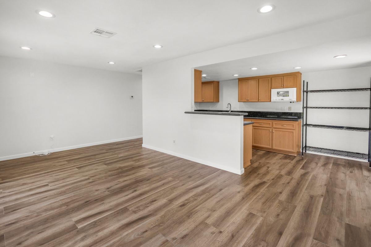 13681 Olympus Dr - Photo 7 of 24