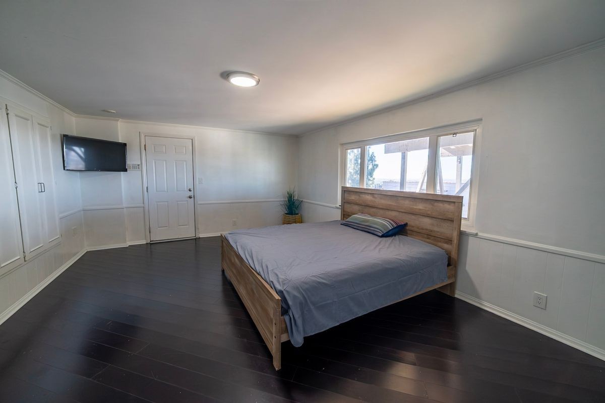 12032 S Circle Dr - Photo 3 of 50