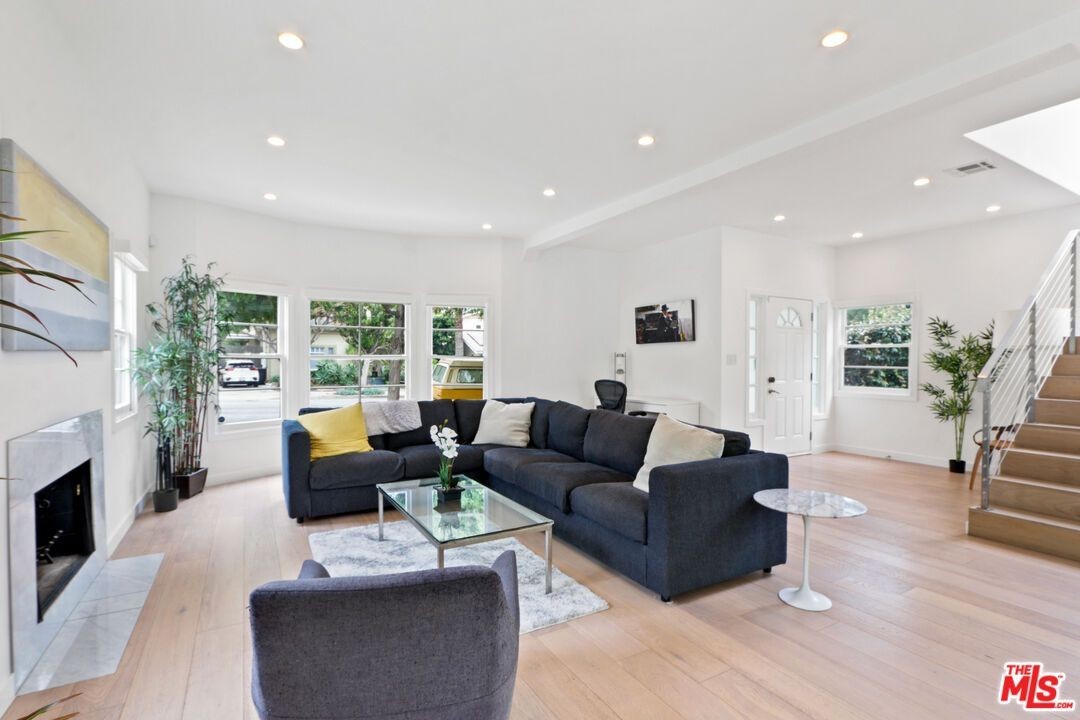 722 Kensington Rd - Photo 5 of 27