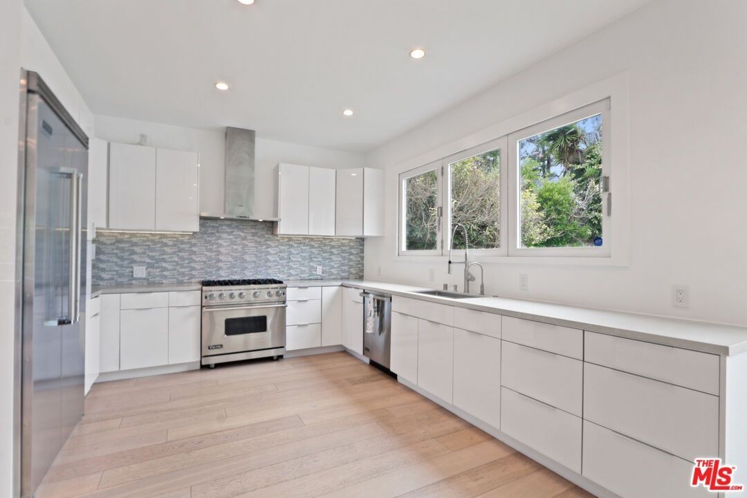 722 Kensington Rd - Photo 7 of 27