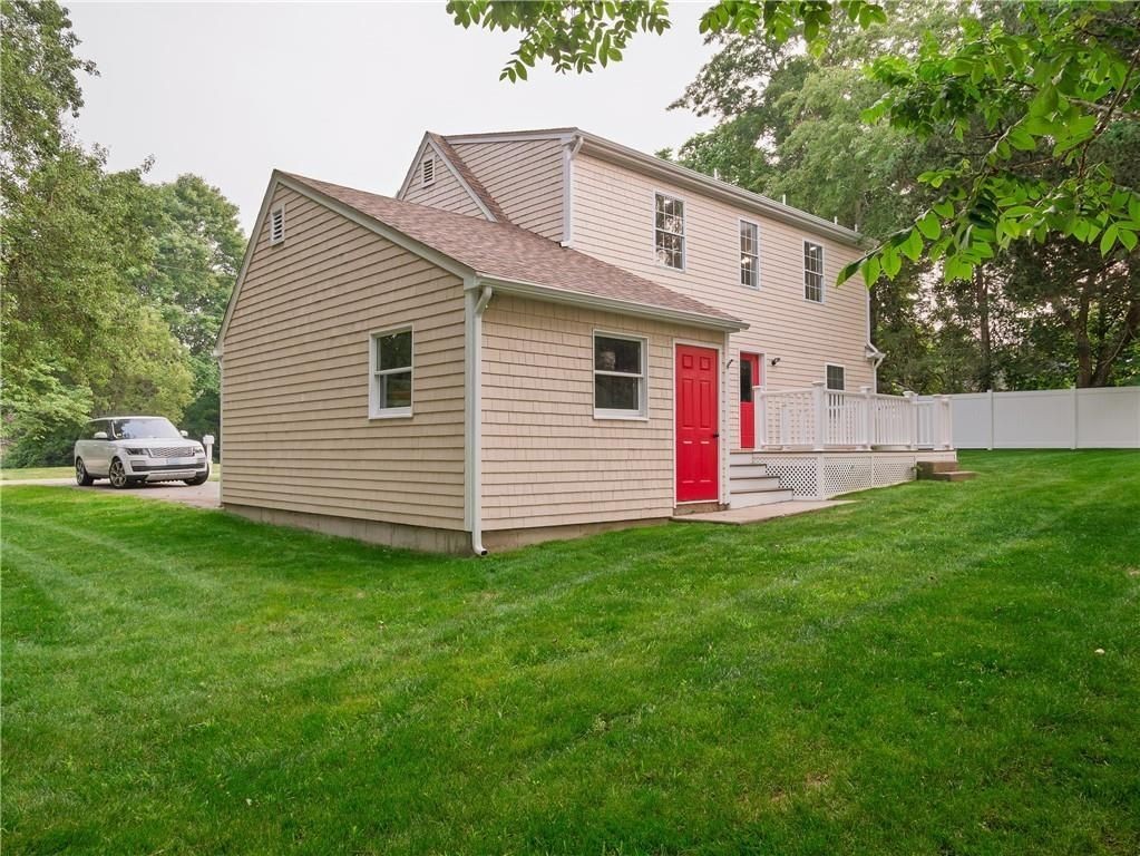 25 Pleasant Ave - Photo 4 of 36