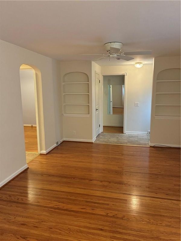 94 Shorewood Dr - Photo 4 of 22