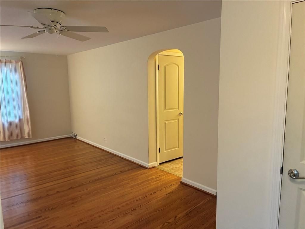 94 Shorewood Dr - Photo 5 of 22