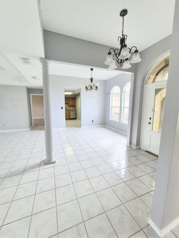 1751 Laurel Ln - Photo 4 of 8