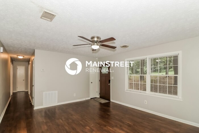 4067 Garden Cir - Photo 4 of 15