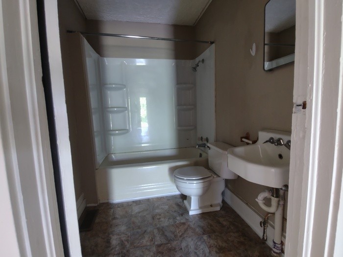 505 W Highland Rd - Photo 3 of 5